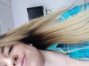 ДЕВИЦА ДРОЧИТ