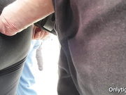 Великолепная зрелая жопа зрелой милфы в лосинах доставила много удовольствия моему хую на пробе