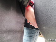 Великолепная зрелая жопа зрелой милфы в лосинах доставила много удовольствия моему хую на пробе