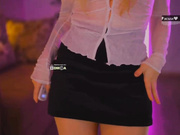 D_i_aM засветила трусики во время танца-2