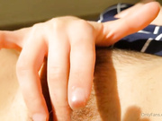 ДЕВИЦА ДРОЧИТ