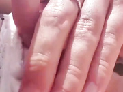 ДЕВИЦА ДРОЧИТ