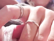 ДЕВИЦА ДРОЧИТ