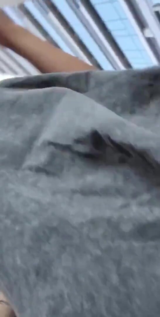 ДЕВИЦА ДРОЧИТ