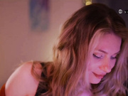 D_i_aM апскирт в колготках со швом