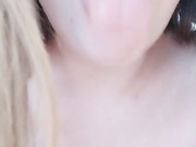 ДЕВИЦА ДРОЧИТ