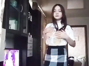 Razdelas_i_pokazala_prelesti-demob_cc