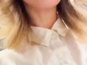 Евгения из Нижнего сняла трусы на людях