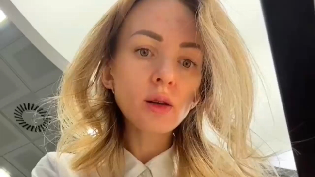 Евгения из Нижнего сняла трусы на людях