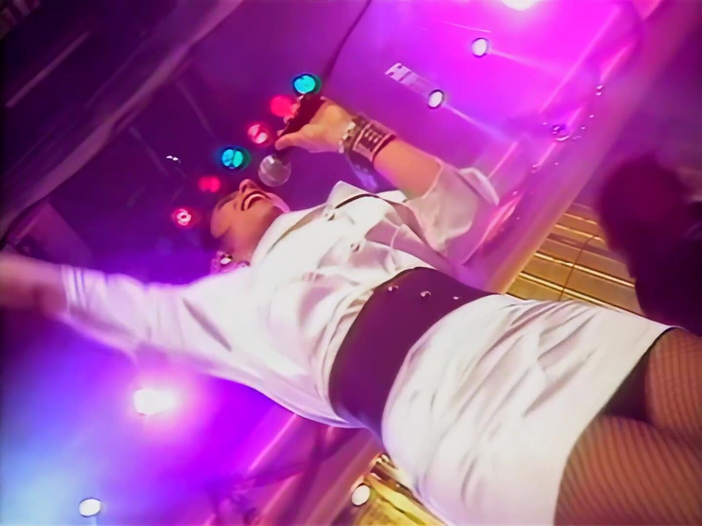 Sabrina Salerno под юбкой