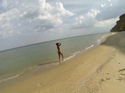 Инна плавает