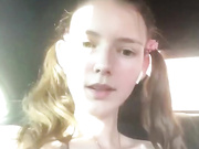 Baby-Tisha в тачке