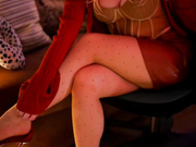 D_i_aM апскирт в колготках в горошек