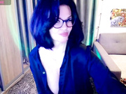 EVA1172a - хуепоъёмная латышская мамочка трахает себя дилдо в общем чате .!. ))