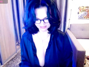 EVA1172a - хуепоъёмная латышская мамочка трахает себя дилдо в общем чате .!. ))