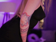 D_i_aM апскирт в супер-тонких колготках