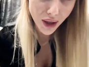 _Katrinka_рвет колготки в примерочной