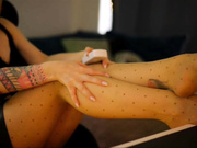 D_i_aM апскирт в колготках в горошек