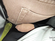 Прккрасная большая жопа девушки в джинсах доставида много удовольствия моему хую в автобксе