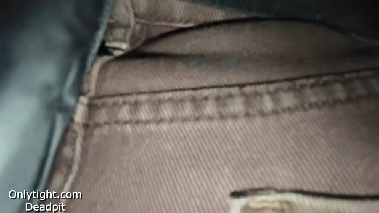 Прккрасная большая жопа девушки в джинсах доставида много удовольствия моему хую в автобксе