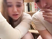 Две модели в чате