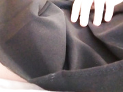 Девица дрочит