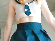 Девица дрочит