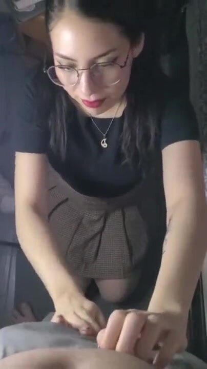 Девица отсосала