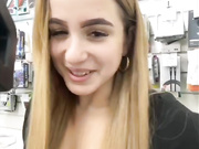 Markkizaa апскирт в чулках на работе