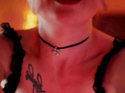 D_i_aM апскирт в колготках со стрелкой