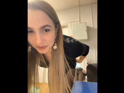 Markkizaa засветила трусики в позе раком