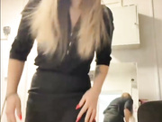 Markkizaa засветила трусики в позе раком