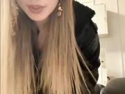 Markkizaa засветила трусики в позе раком