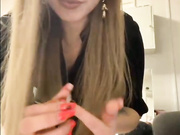 Markkizaa засветила трусики в позе раком