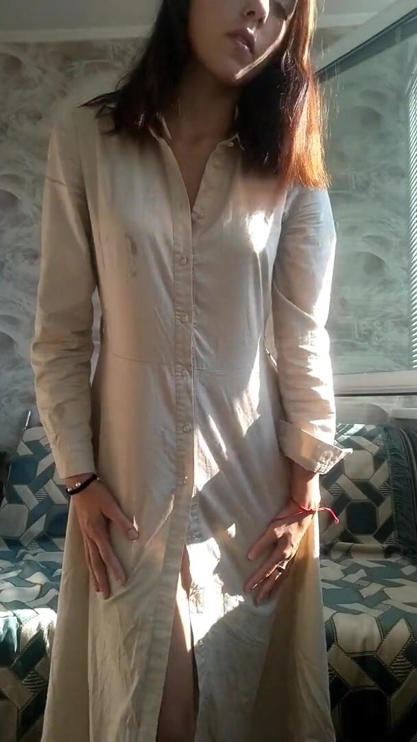 Голая девица