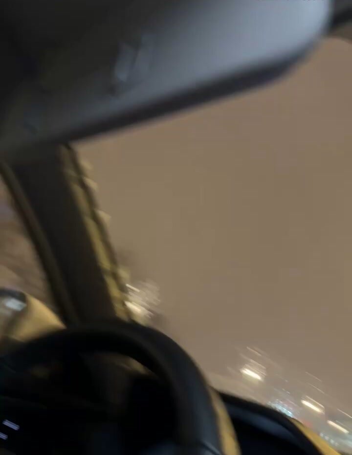 Syka0001 в машине
