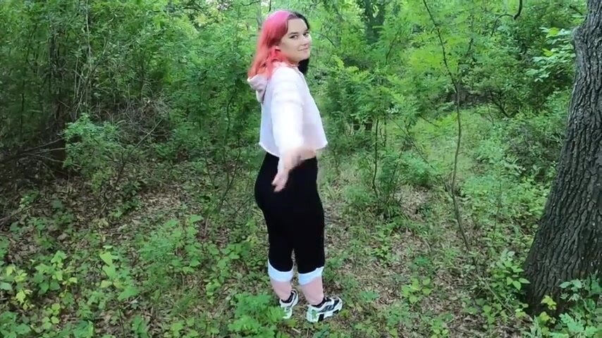 Девица отсосала