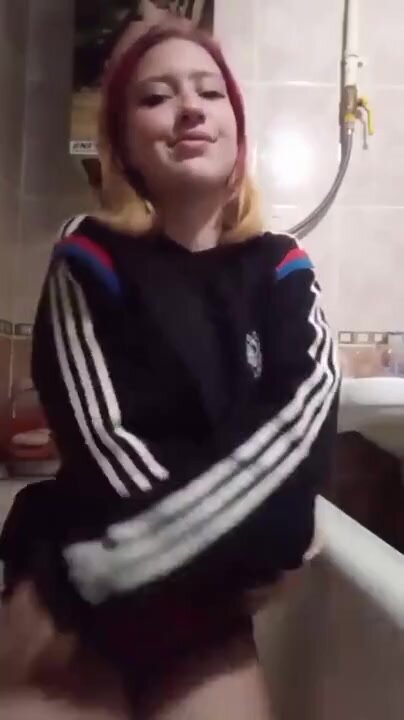 Девица ванне