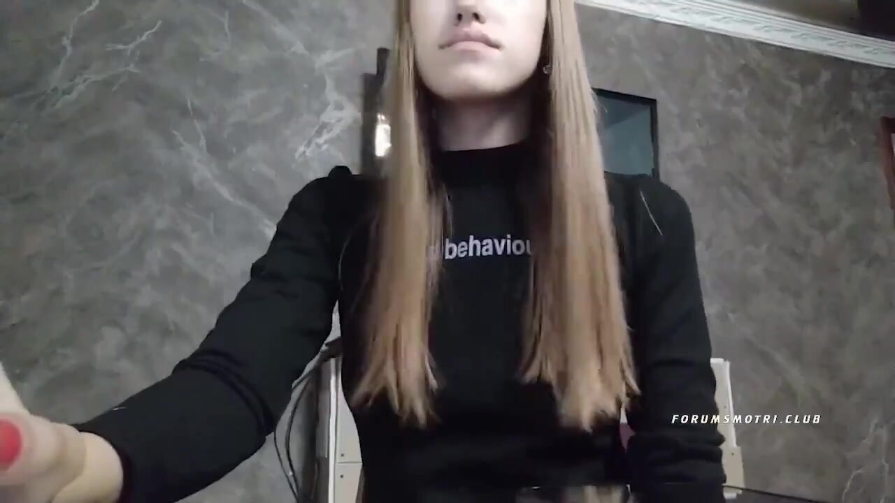 Голая девица