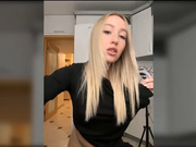 Chloee засвет груди дома