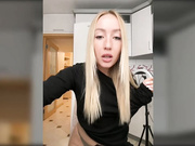 Chloee засвет груди дома