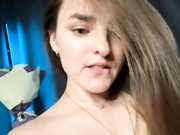 -SweetKate- раздевается на балконе садится на лицо