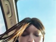 Девица сама себя трахает