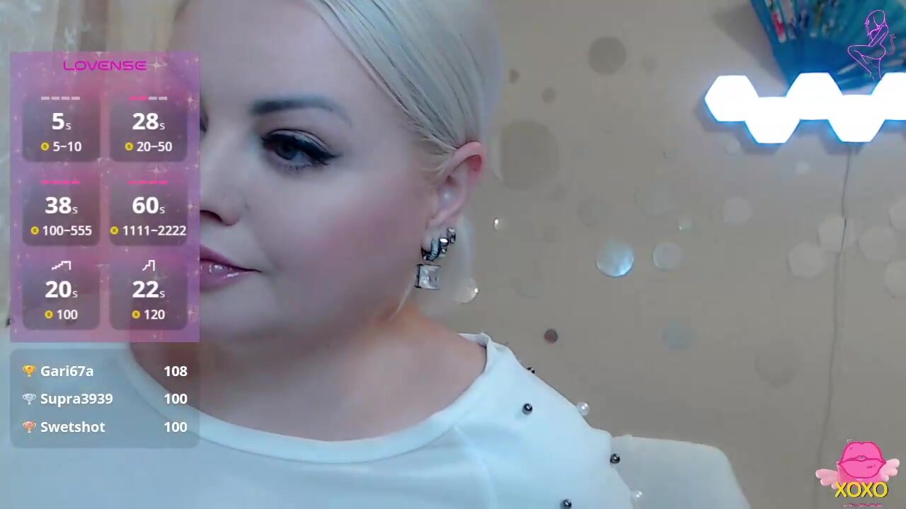 JewellFairy 05-12-2025 зрелая сучка в белых носочках