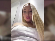 Chloee(Даша из Болгарии) в бесшовных в примерочной-2