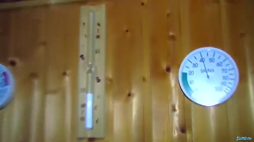 Девица трахается
