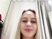 _Katrinka_в примерочной в телесных колготках