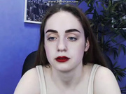 Молоденькая dori_wow растягивает жопную дырку