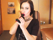 Eva_Lips