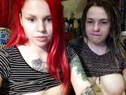 таня бейлис с подругой